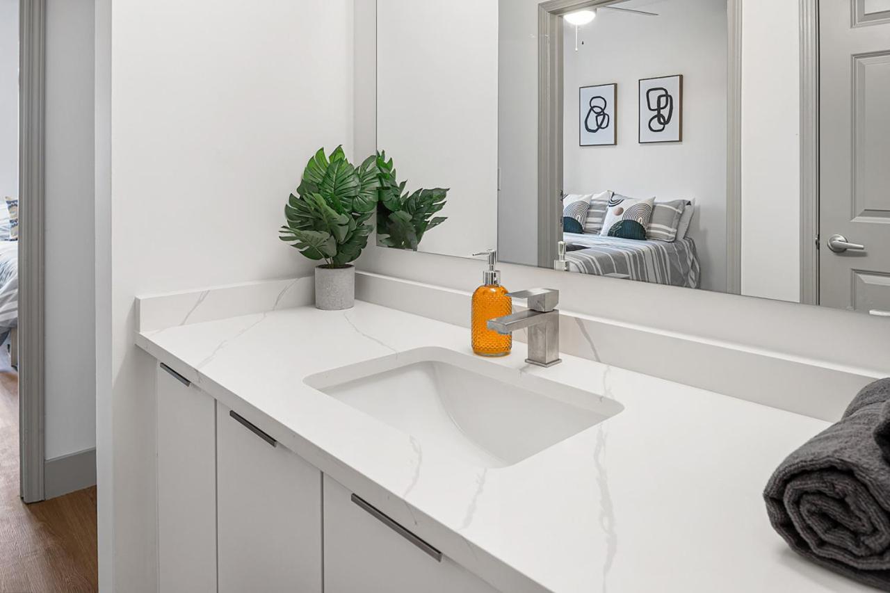 Urban Retreat - Free Parking, Wifi, Walk To Stadium *