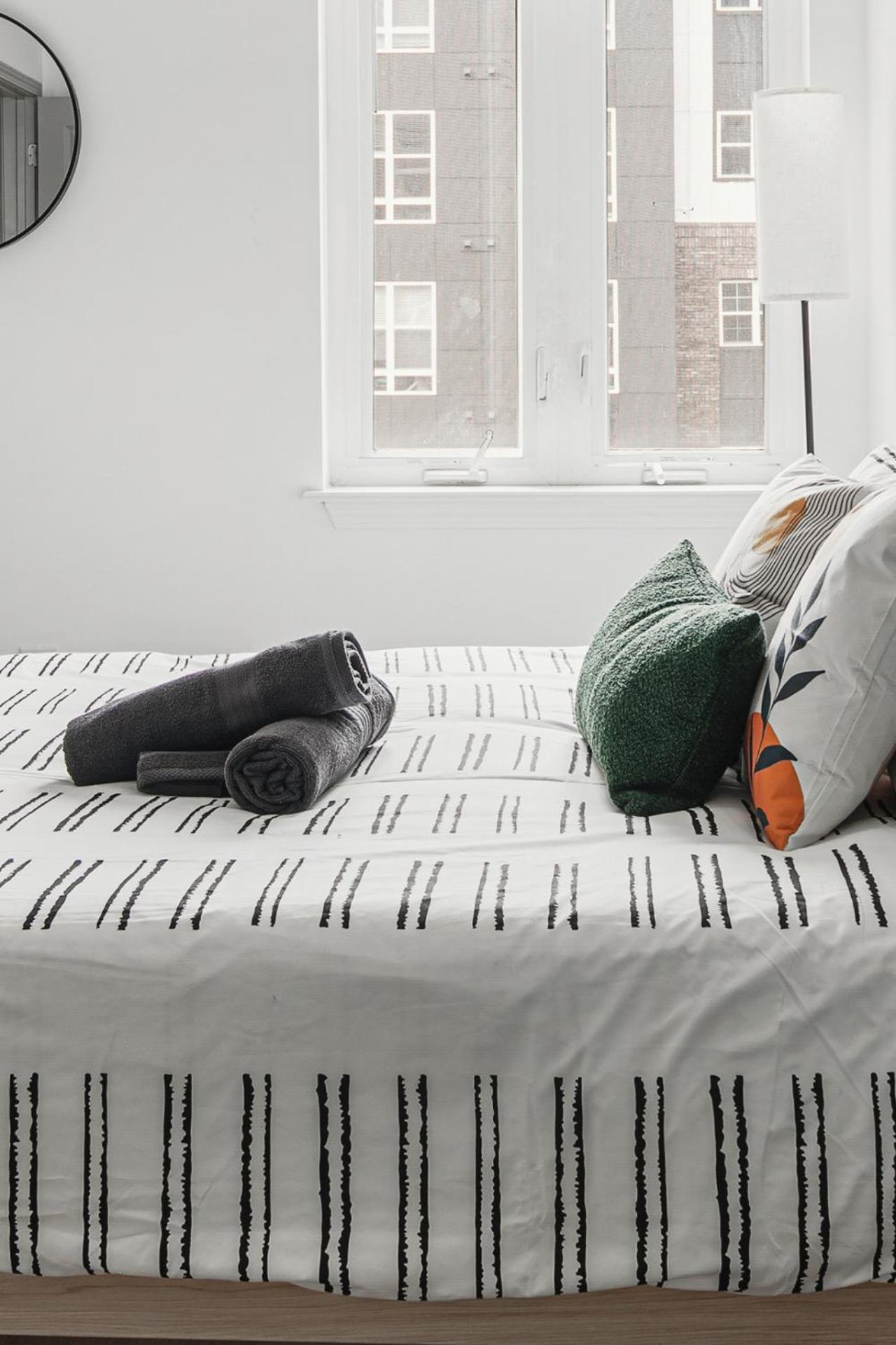 Apartment Urban Retreat - Free Parking, Wifi, Walk To Stadium
