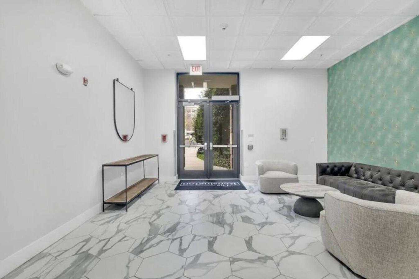 Urban Retreat - Free Parking, Wifi, Walk To Stadium *