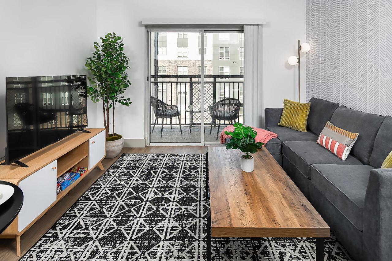 Urban Retreat - Free Parking, Wifi, Walk To Stadium