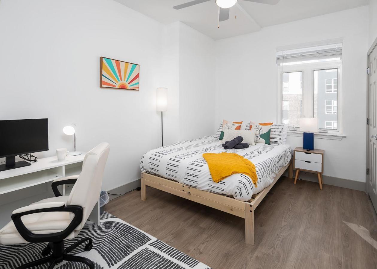 Urban Retreat - Free Parking, Wifi, Walk To Stadium Apartment