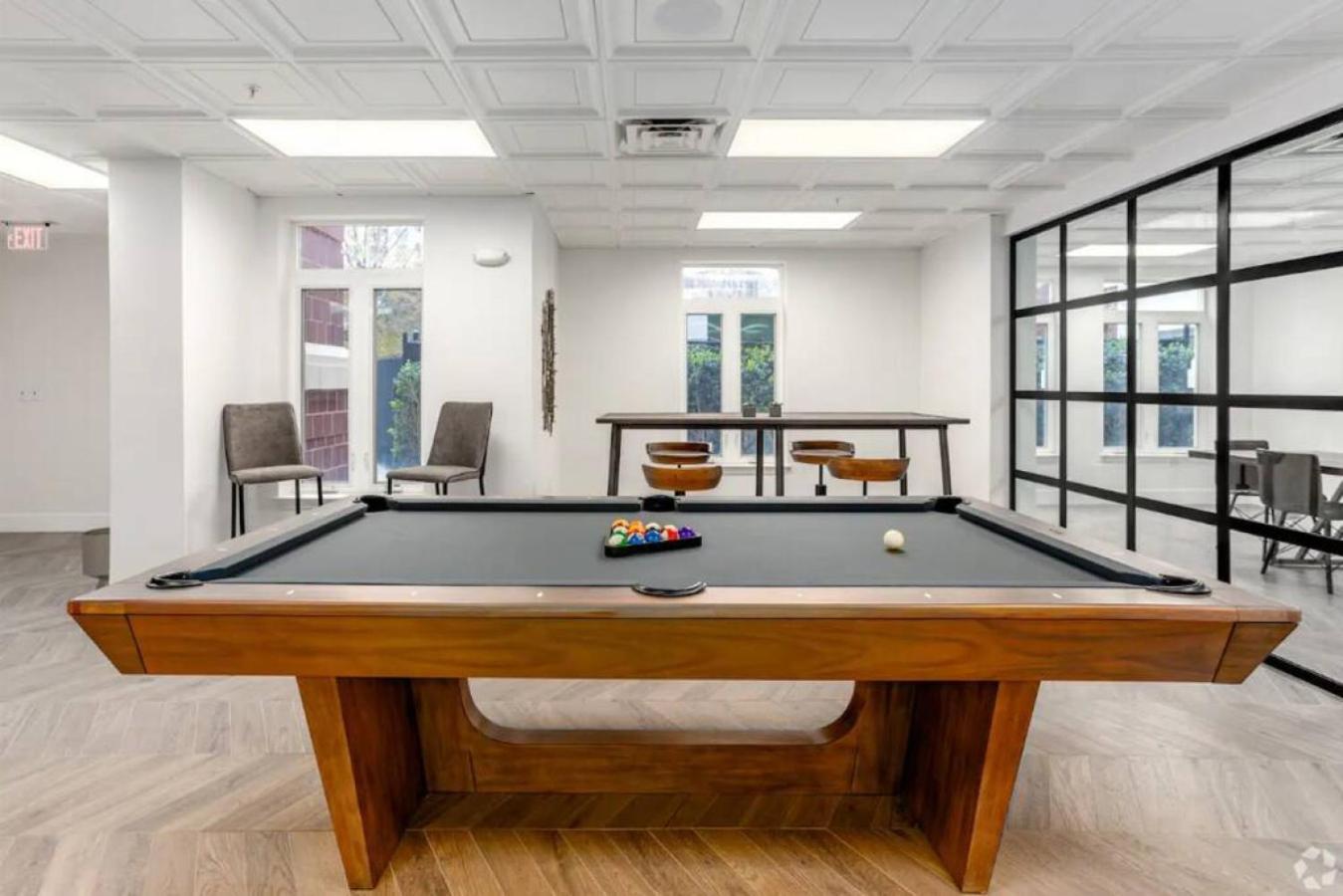 Apartment Urban Retreat - Free Parking, Wifi, Walk To Stadium *