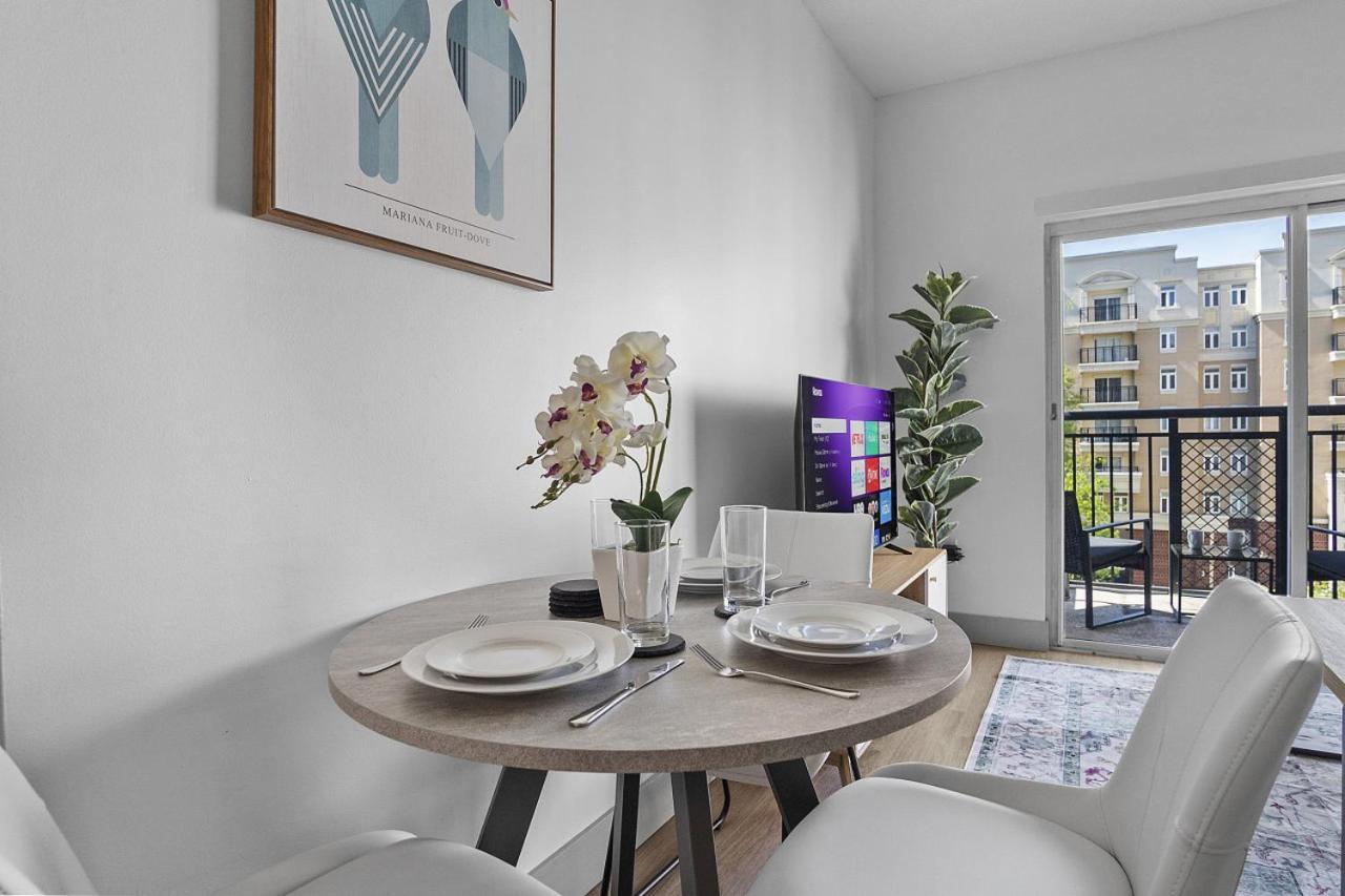 Cozy Urban Getaway - Free Parking, Gym, Stadium Apartment Charlotte