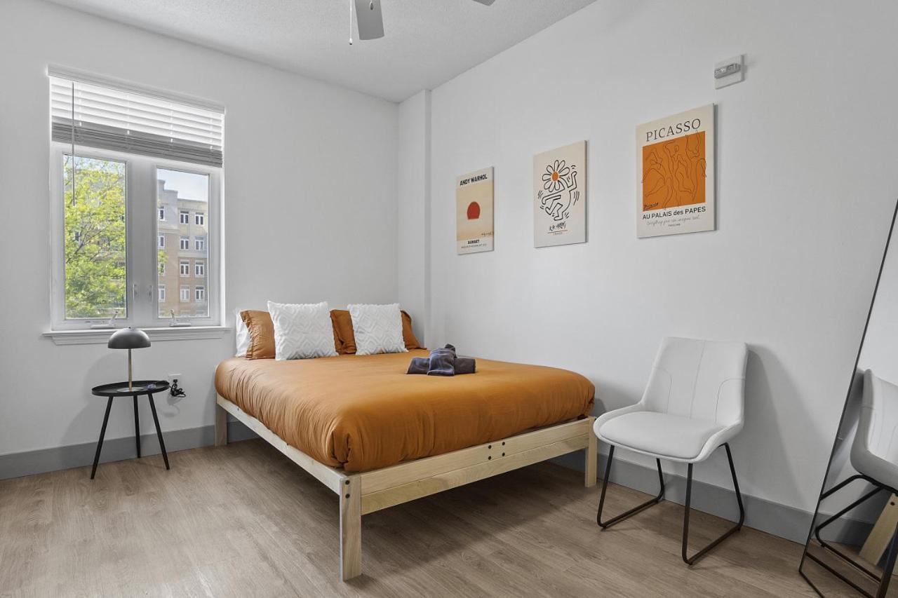 Cozy Urban Getaway - Free Parking, Gym, Stadium
