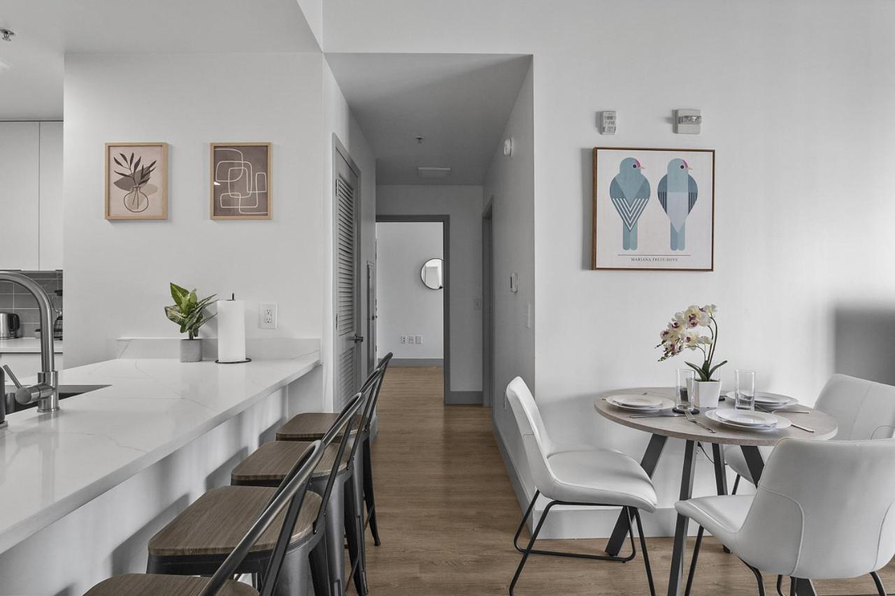 Cozy Urban Getaway - Free Parking, Gym, Stadium *