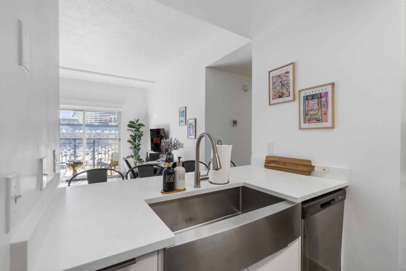 Apartment Modern Marvel - Free Parking, Gym, Near Stadium *