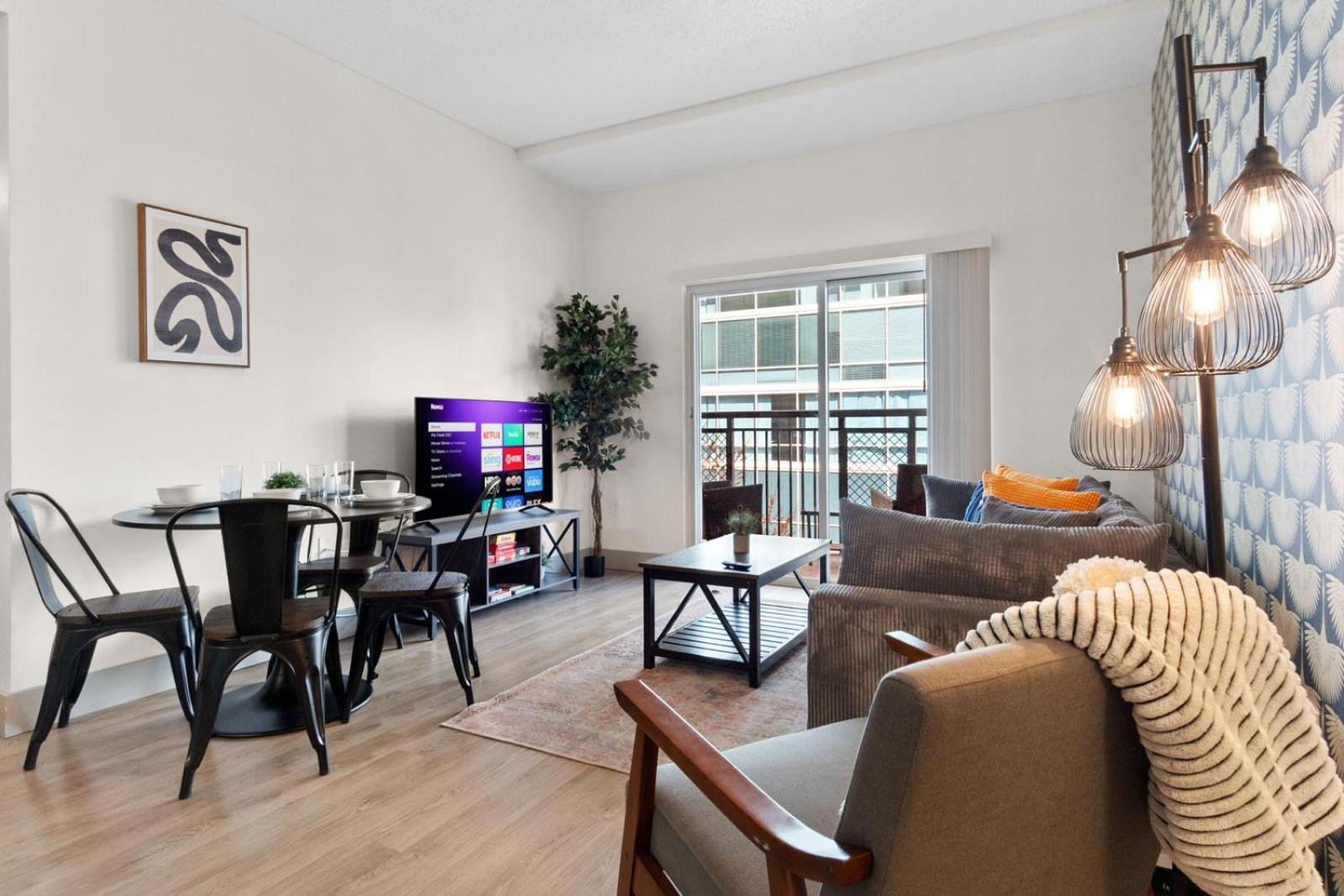 The Panther - Luxury 3br - Free Parking - Views - Stadium - Gym Apartment