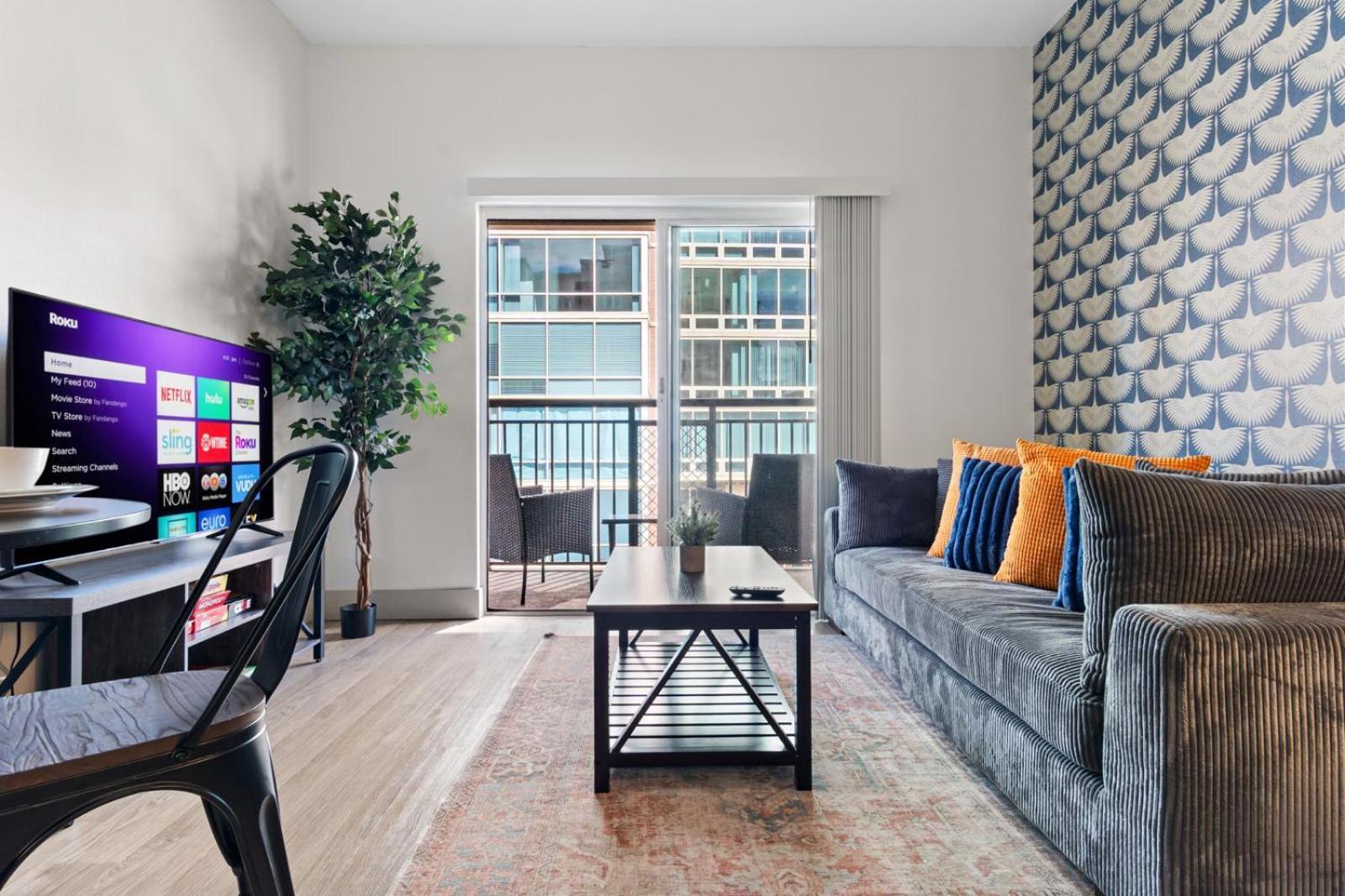 The Panther - Luxury 3br - Free Parking - Views - Stadium - Gym Charlotte