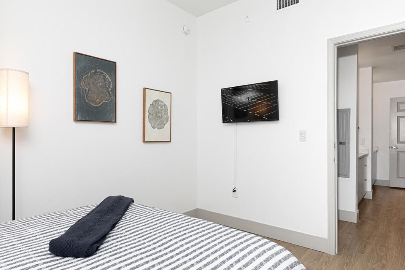 The Panther - Luxury 3br - Free Parking - Views - Stadium - Gym Apartment