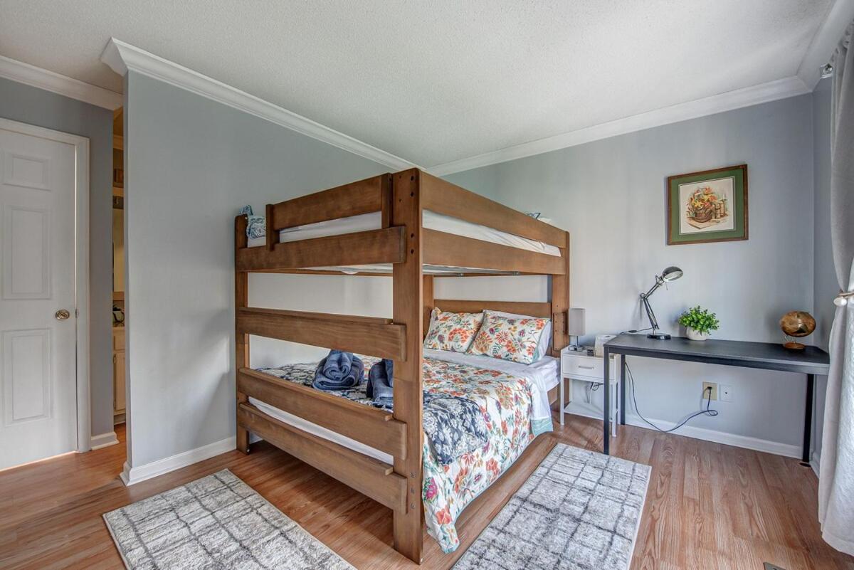 Long Special Cozy Near Uptown