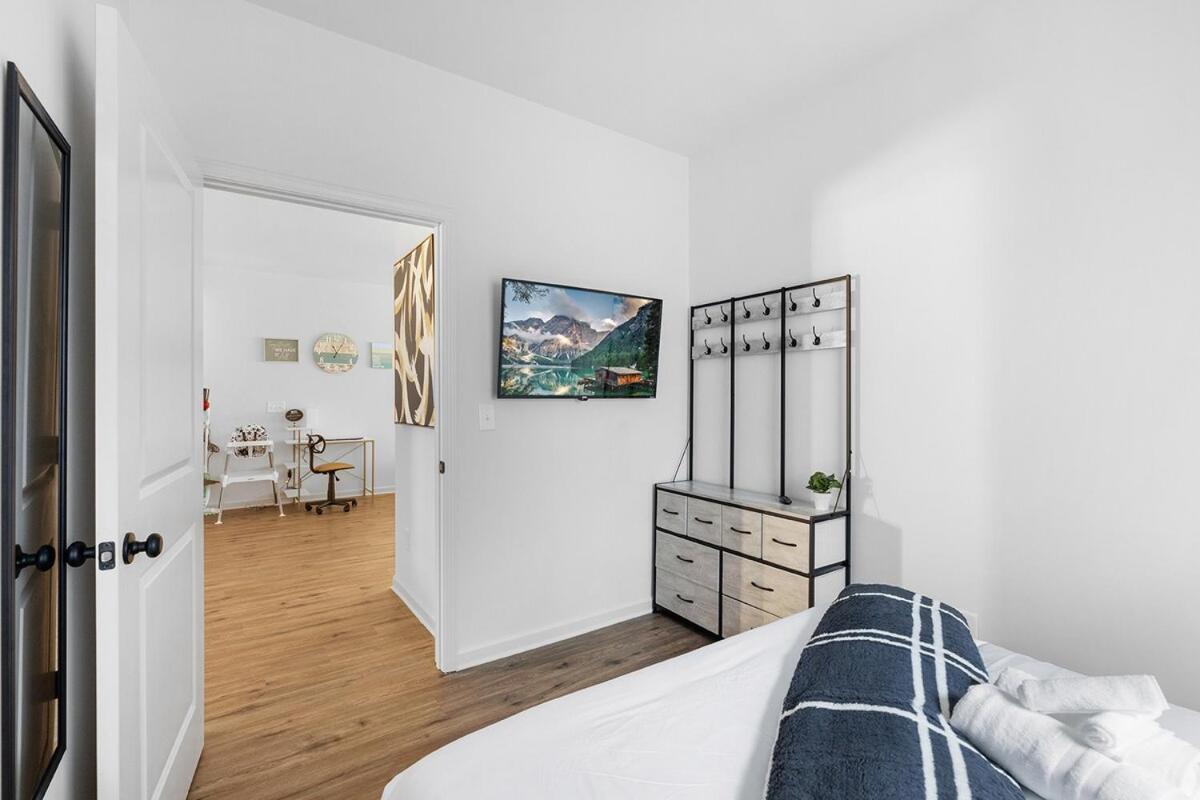 Perfect Getaway Prime Location Game And Hottub * Charlotte