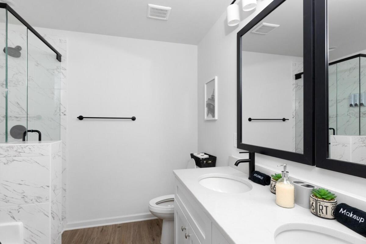 Perfect Getaway Prime Location Game And Hottub Charlotte