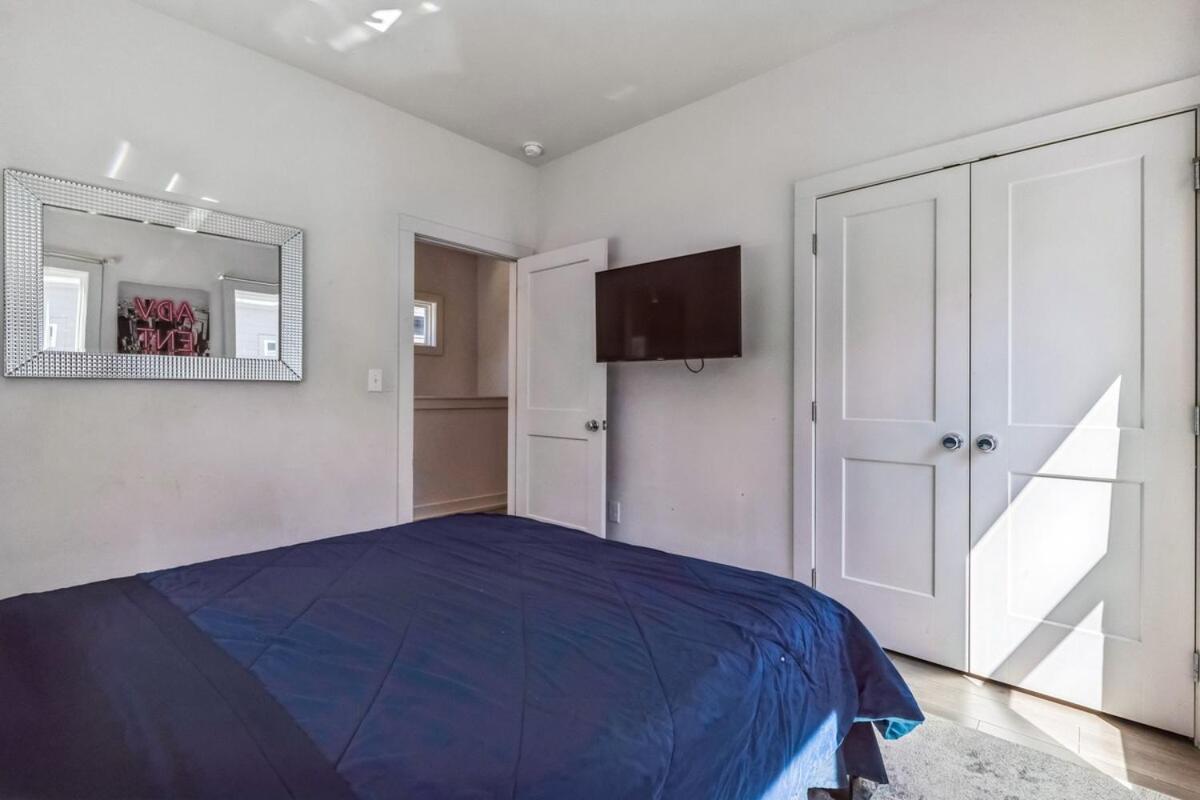 Holiday home Pooltable-15 Mins To Uptown & Dt-king Bed!