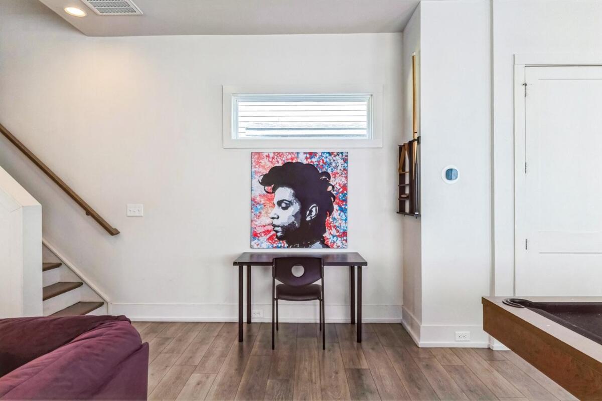 Pooltable-15 Mins To Uptown & Dt-king Bed! Holiday home Charlotte
