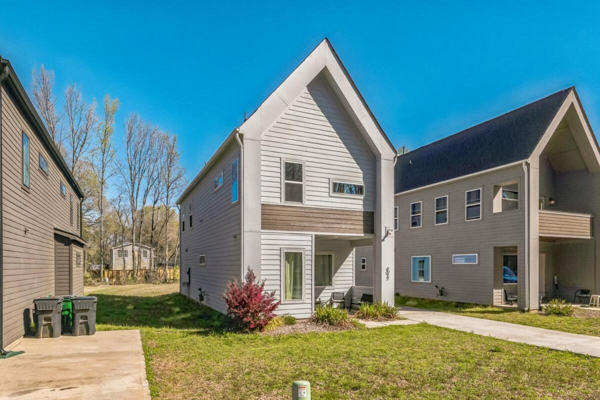 Holiday home Pooltable-15 Mins To Uptown & Dt-king Bed!