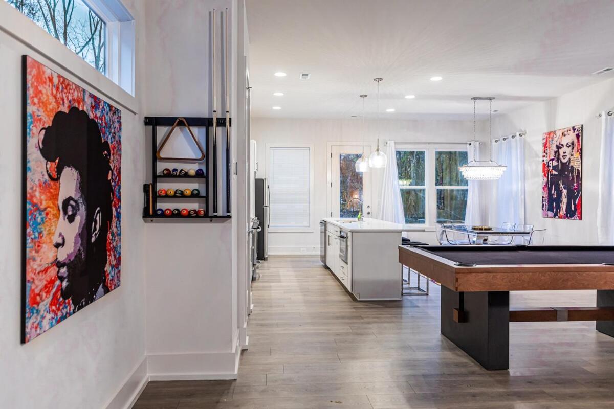 Holiday home Pooltable-15 Mins To Uptown & Dt-king Bed!