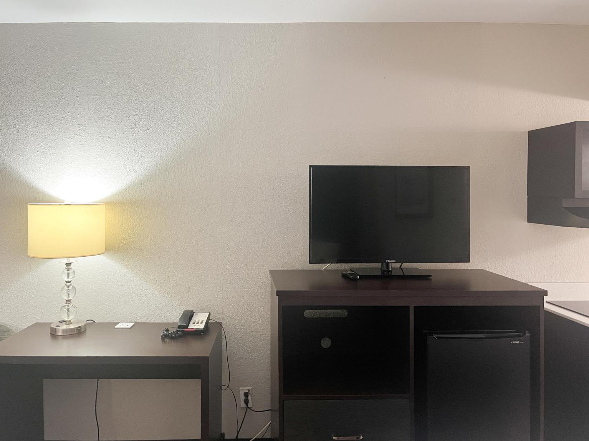 Hotel 6 Charlotte, Nc - Airport South 4*