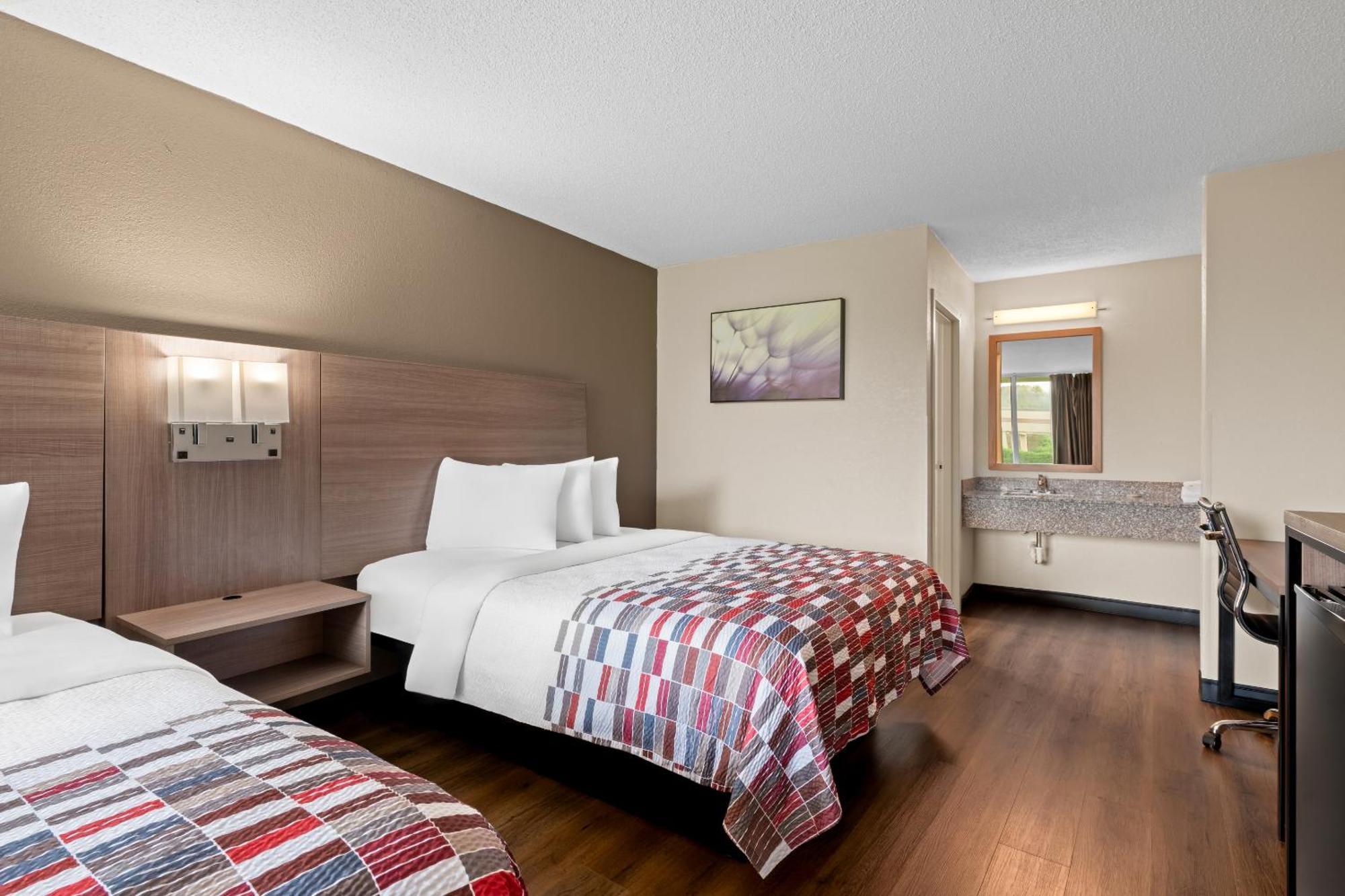 Motel Red Roof - Airport 2*