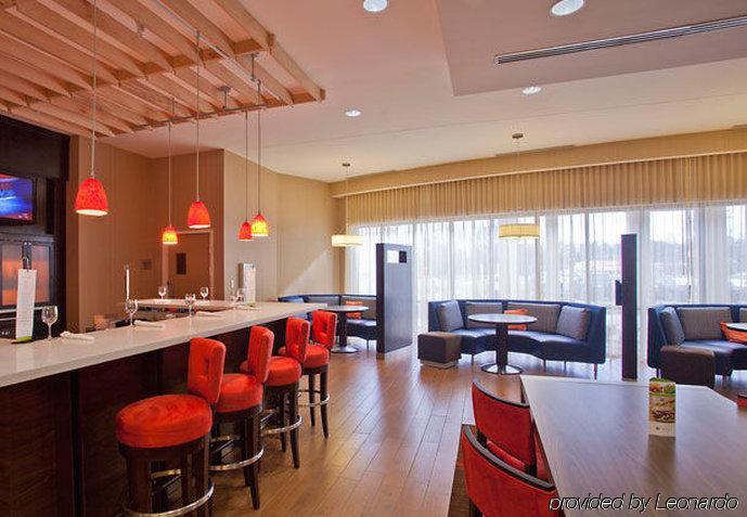 Courtyard Airport North Hotel 3*