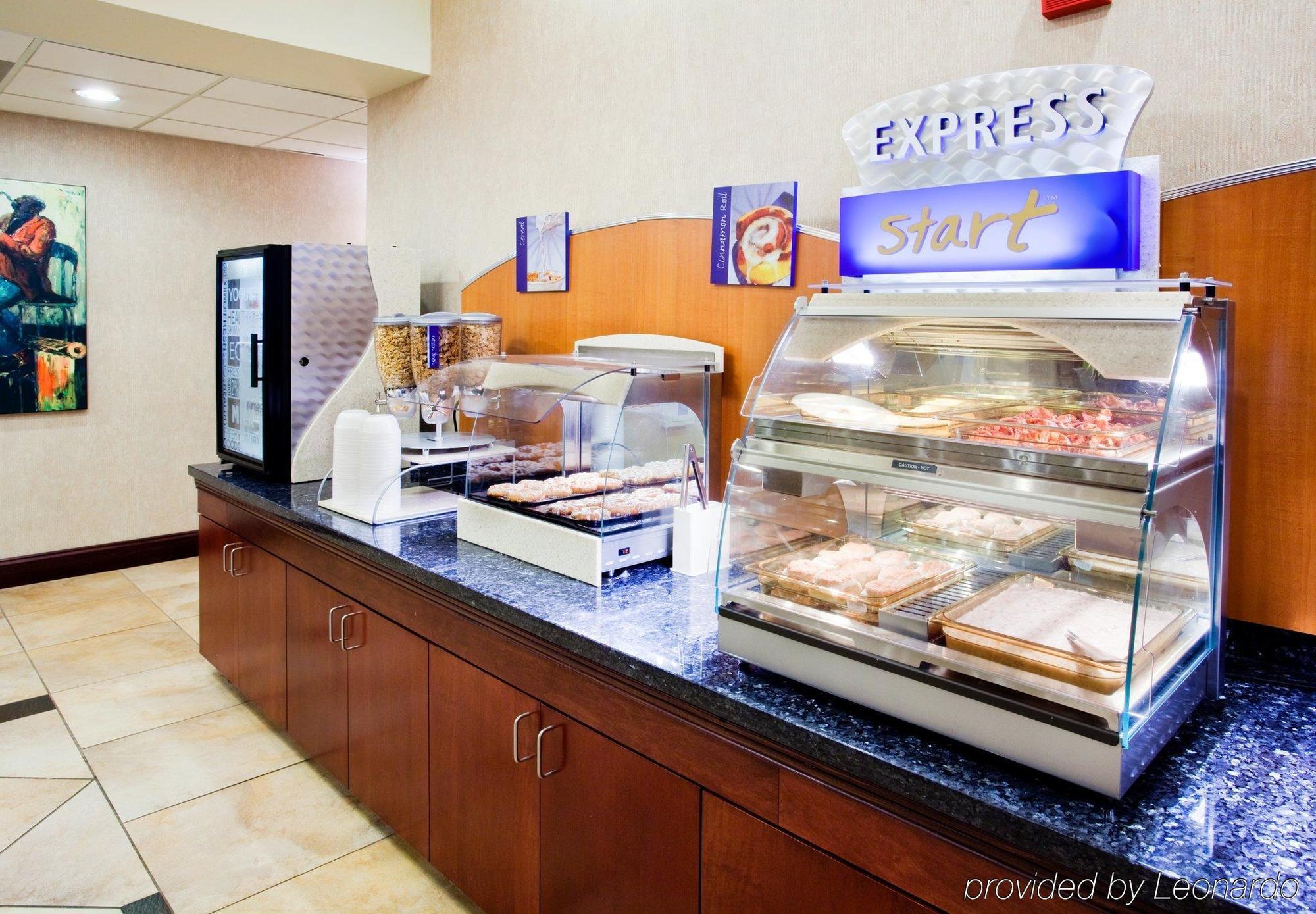 Express Arrowood By Ihg Hotel 2*