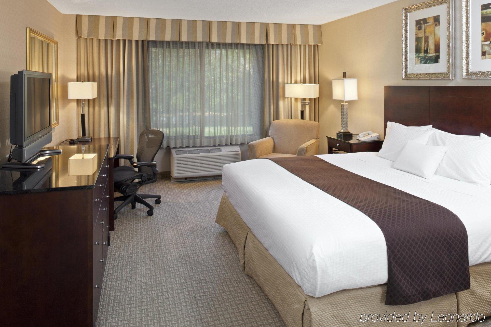 Hotel Doubletree By Hilton Airport 4*