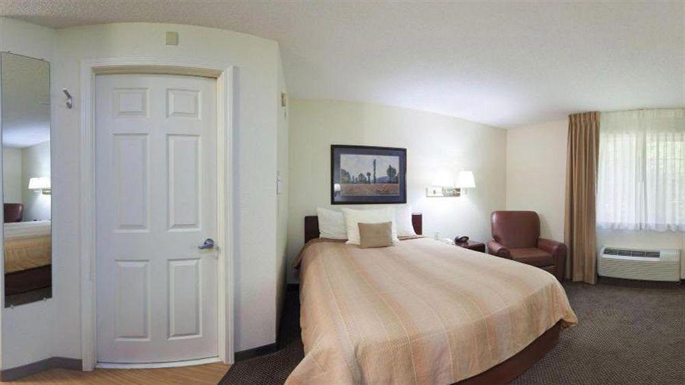 Mainstay - Executive Park