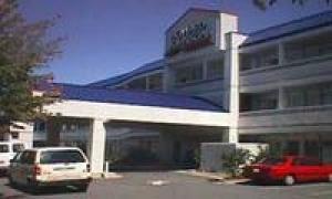 Howard Johnson Airport 2*