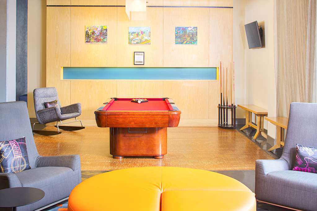 Aloft Center Hotel 2*