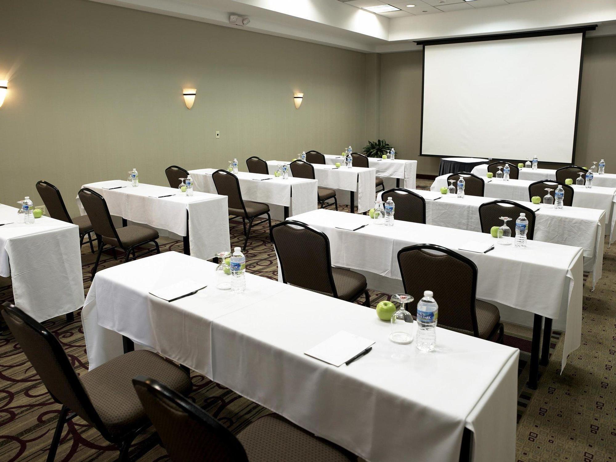 Hotel Doubletree By Hilton Airport Charlotte