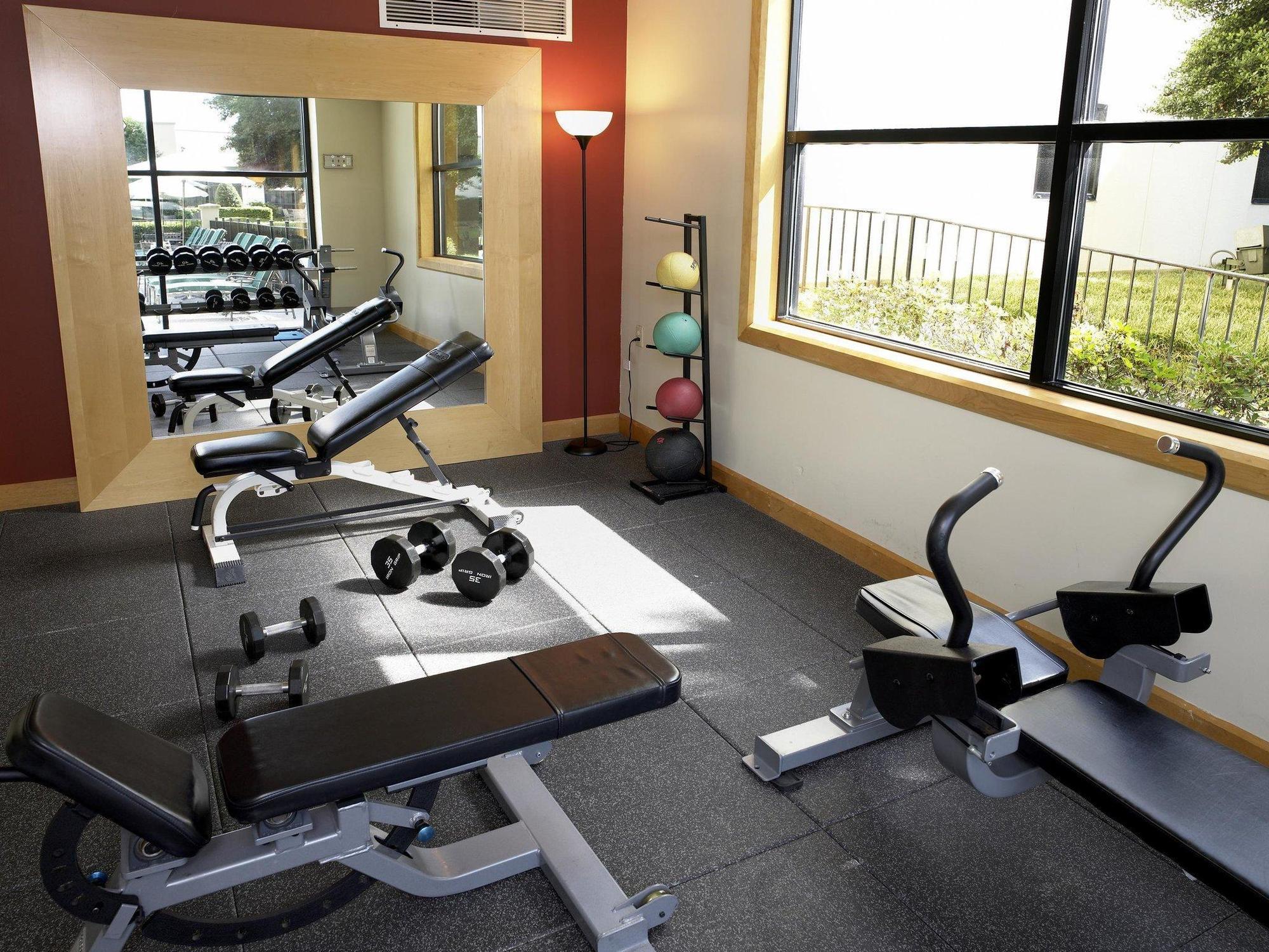 Doubletree By Hilton Airport 4*