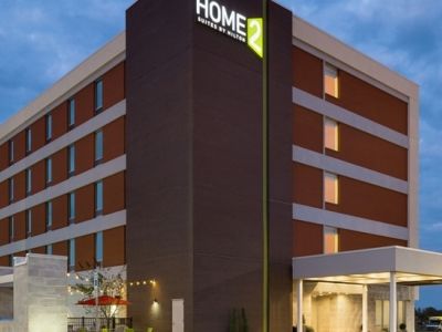 Hotel Home2 By Hilton Airport