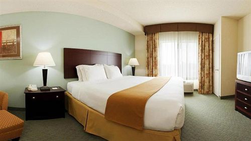 Express Arrowood By Ihg Hotel