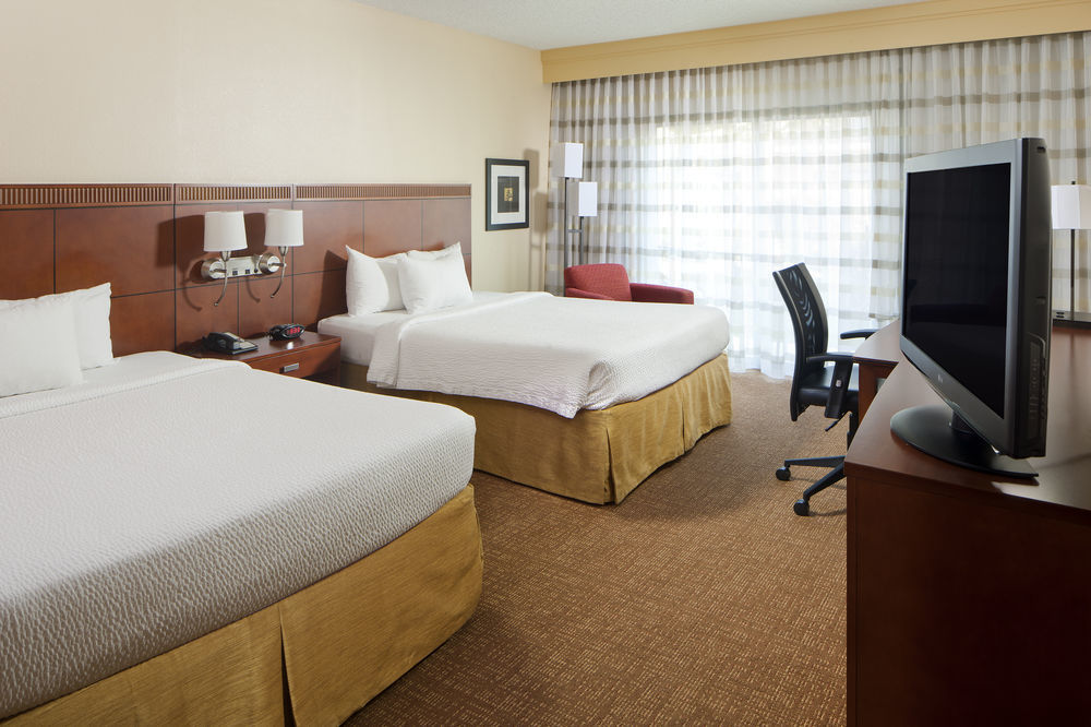 Courtyard Arrowood Hotel Charlotte