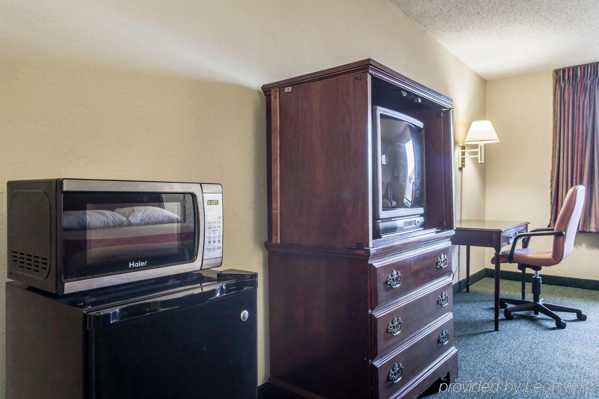 Hotel Quality Airport-near Uptown
