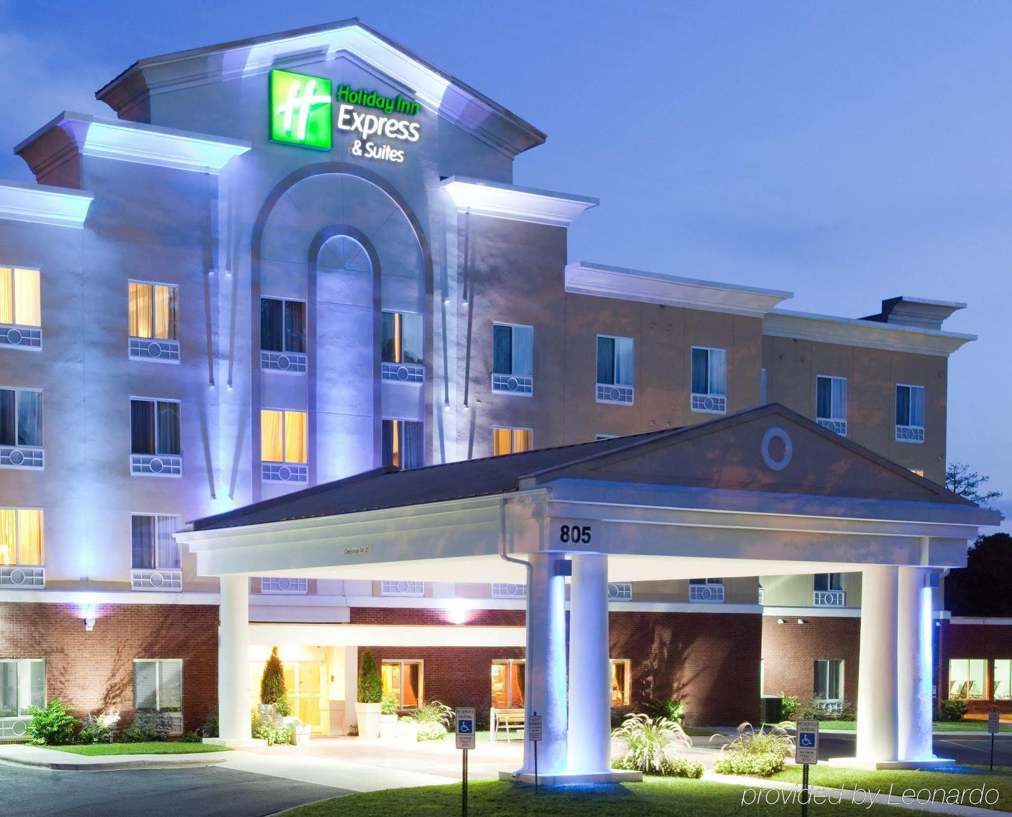 Express Arrowood By Ihg Hotel 2*