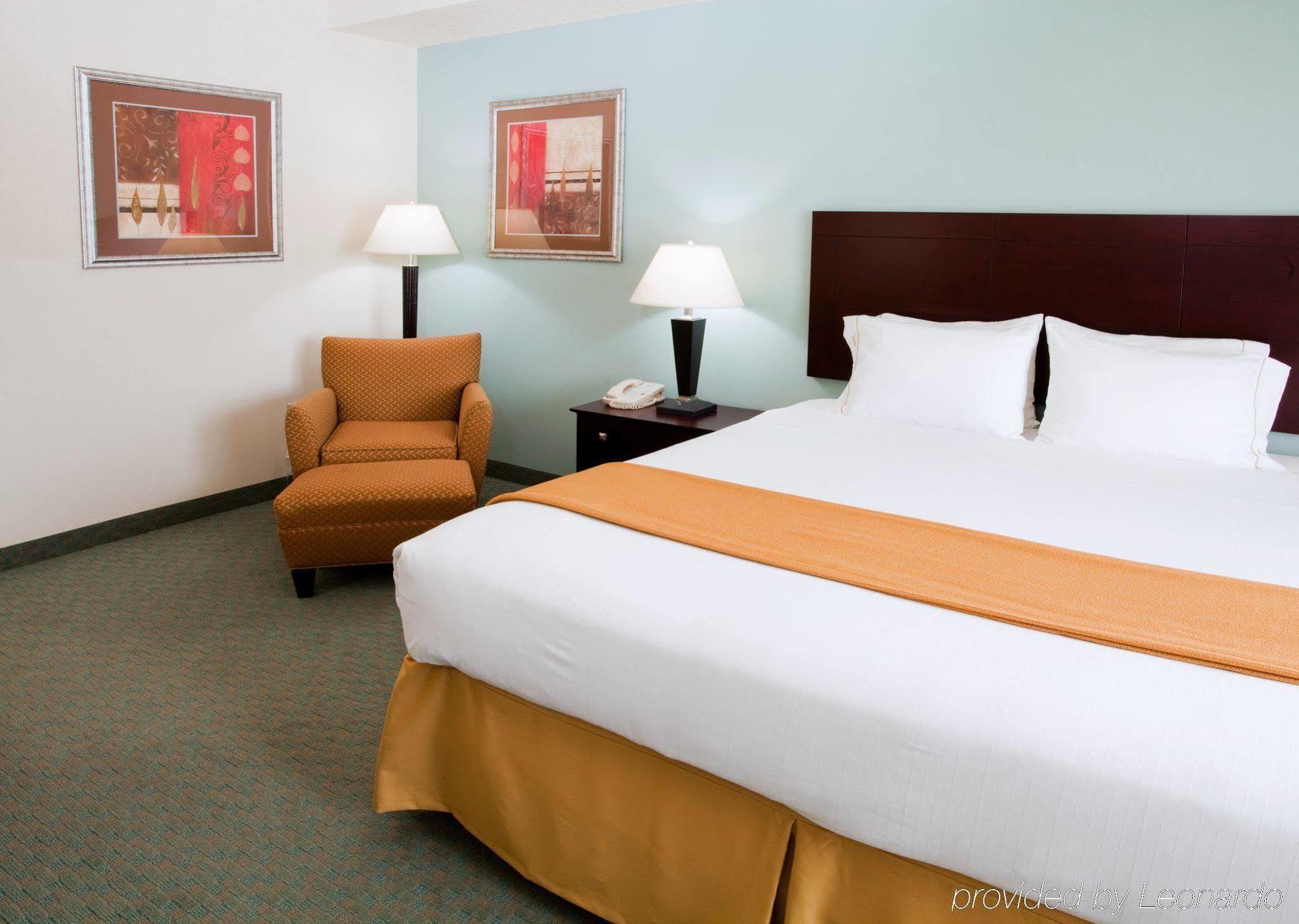Express Arrowood By Ihg