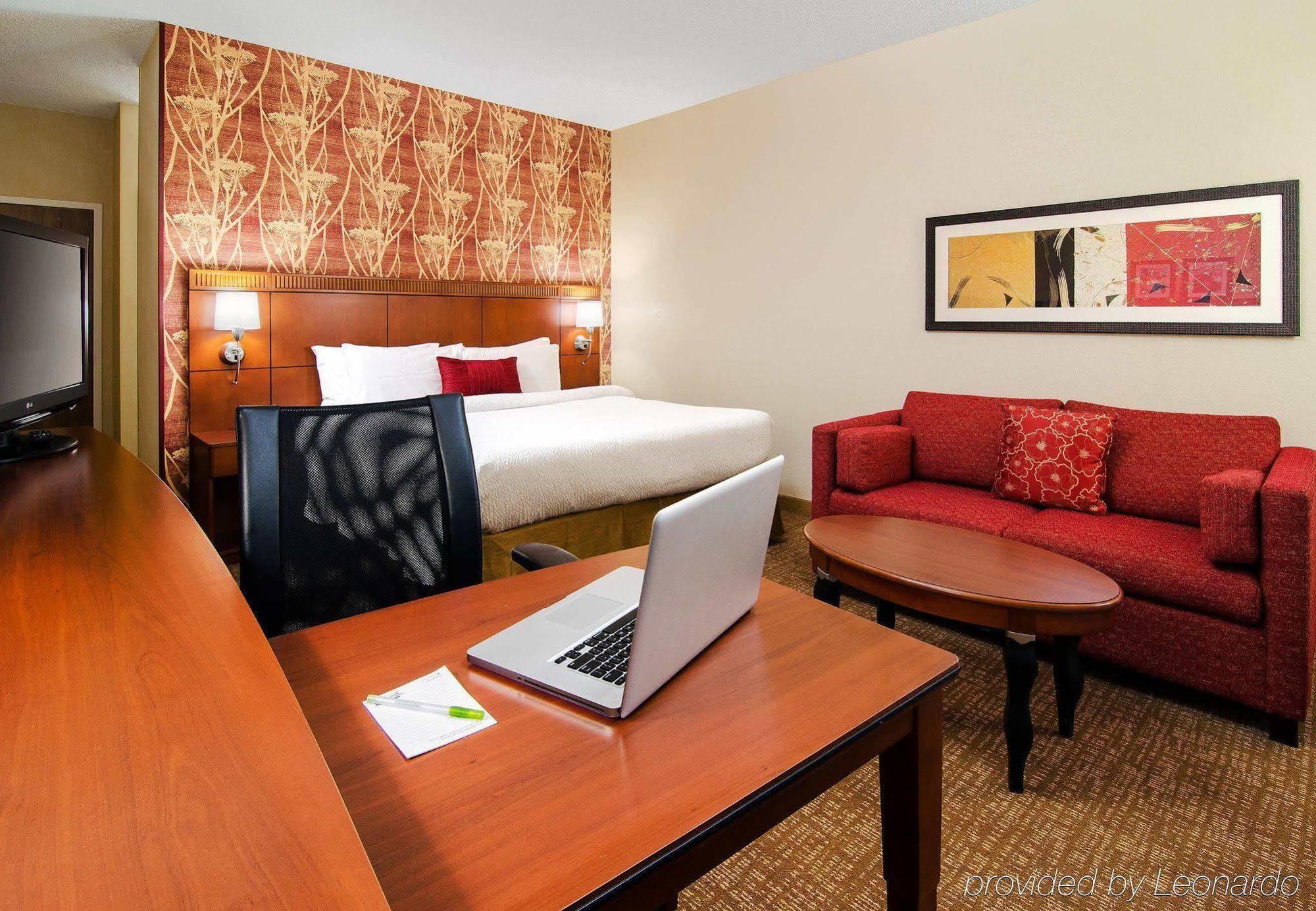 Hotel Courtyard Arrowood Charlotte