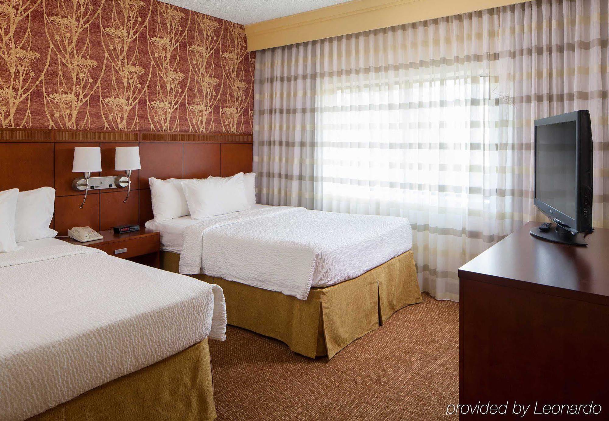 Hotel Courtyard Arrowood 3*