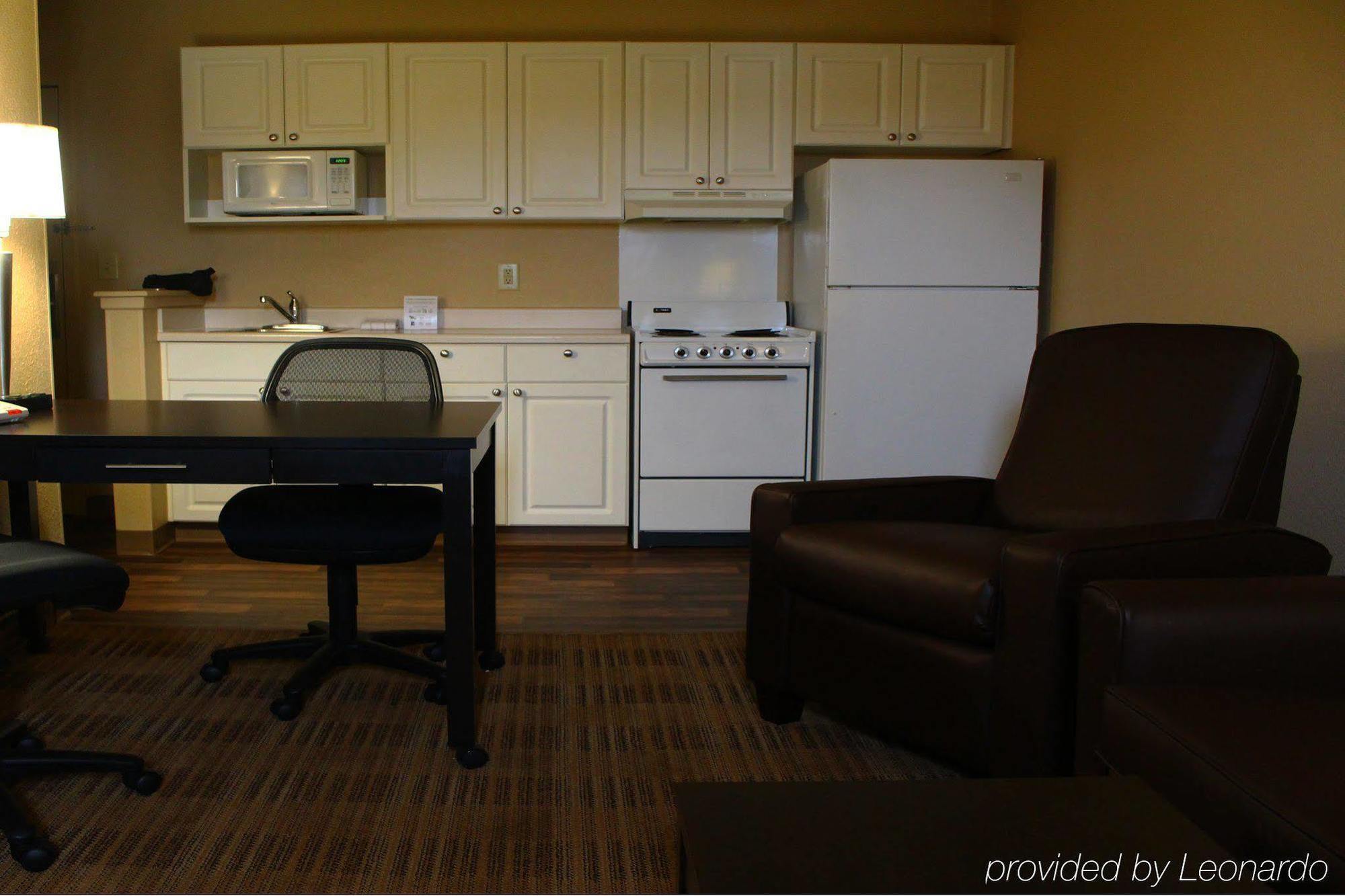 Extended America Premier - - Pineville - Pineville Matthews Rd. 3*