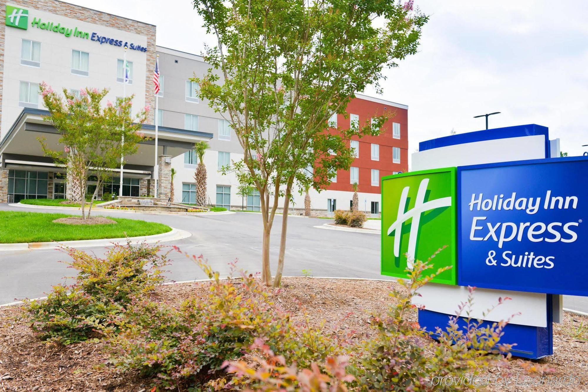 Hotel Express & - Airport By Ihg 3*