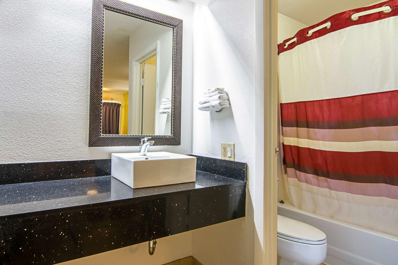 6-charlotte, Nc - Airport Motel