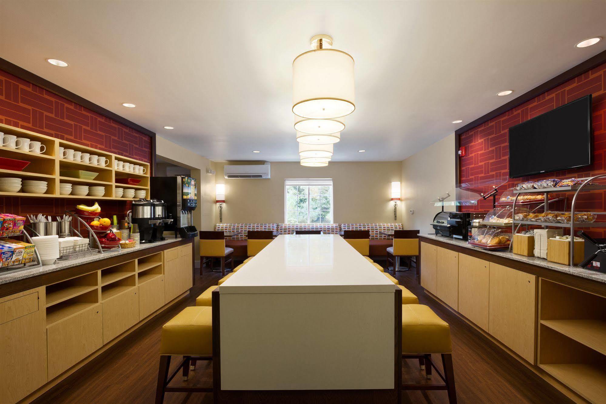 Mainstay - Executive Park Charlotte