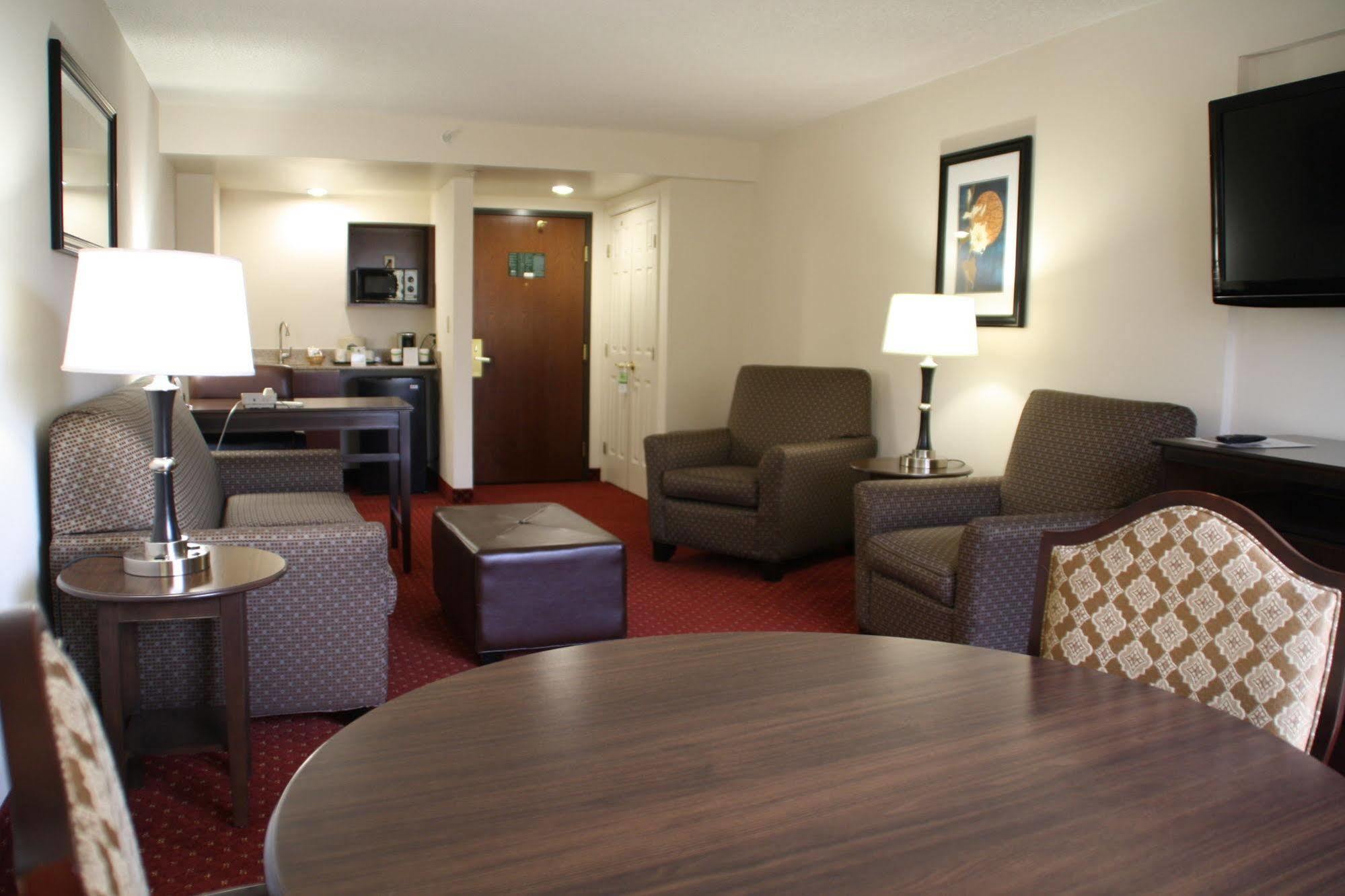 Hotel Spark By Hilton Tyvola I-77 Charlotte