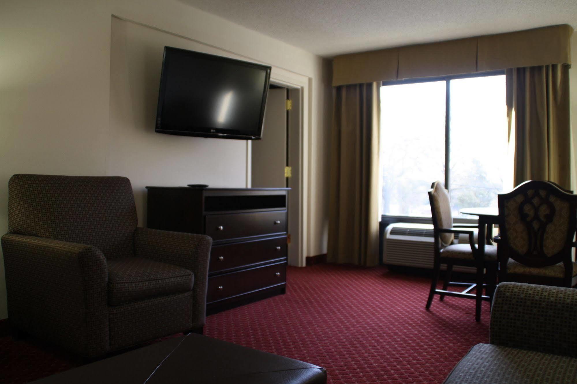 Spark By Hilton Tyvola I-77 Charlotte