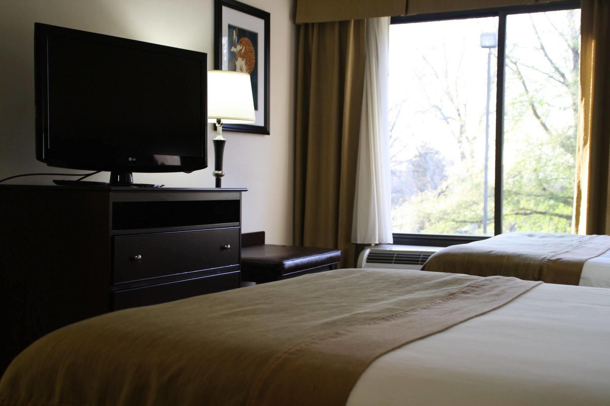 Hotel Spark By Hilton Tyvola I-77 3*