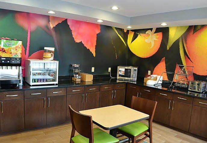 Fairfield Northlake Hotel 3*
