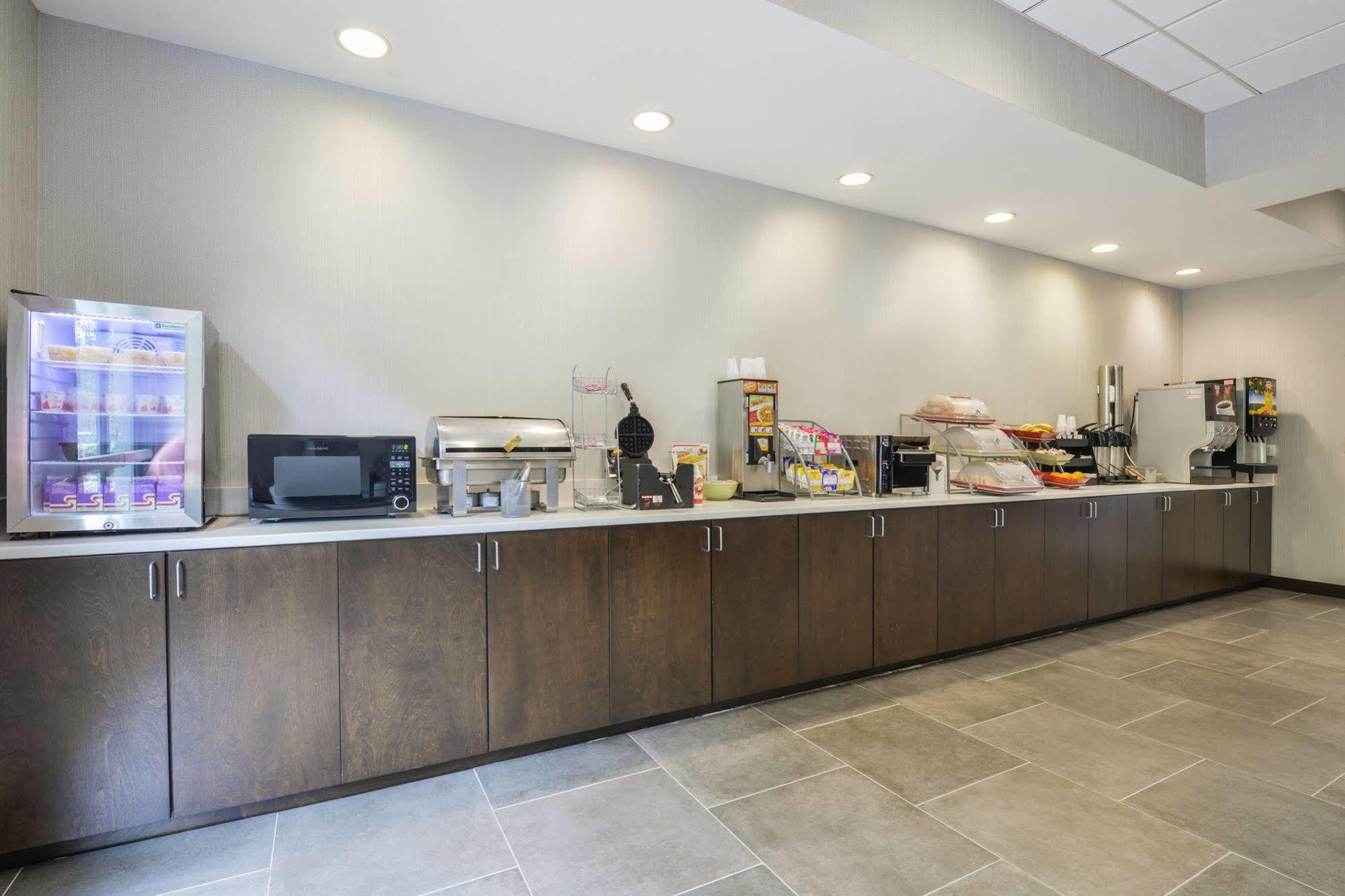 Hotel Wingate By Wyndham Airport 3*