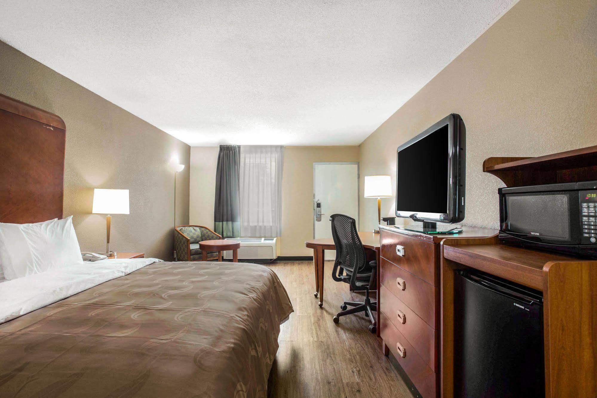 Hotel Quality & Area Charlotte