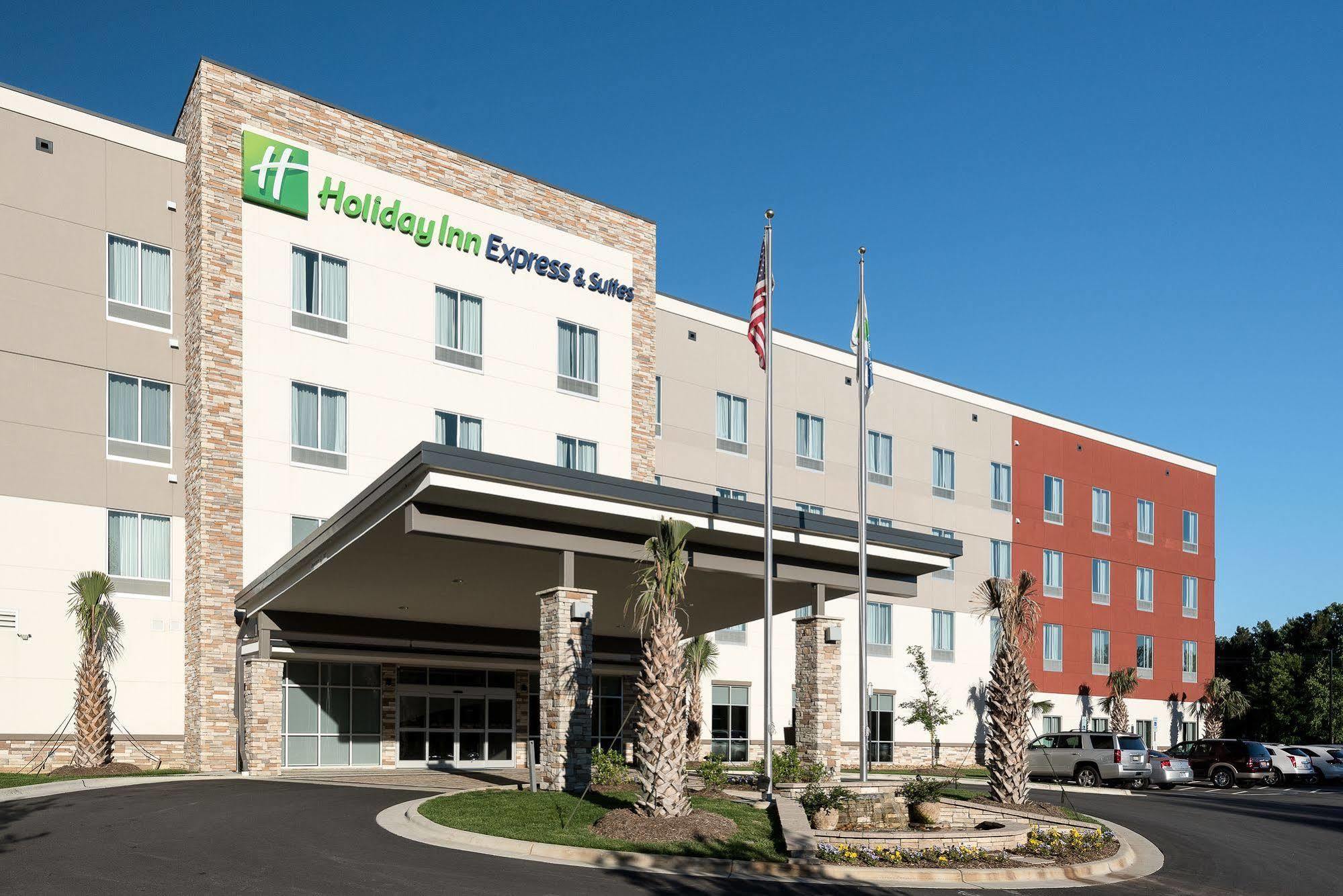 Hotel Express & - Airport By Ihg