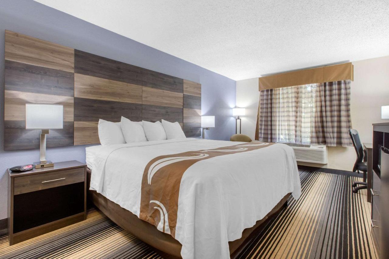 Quality Airport-near Uptown 2*
